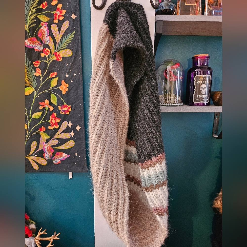 Hand knitted infinity scarf in baby alpaca yarn wool & merino, very soft & cozy